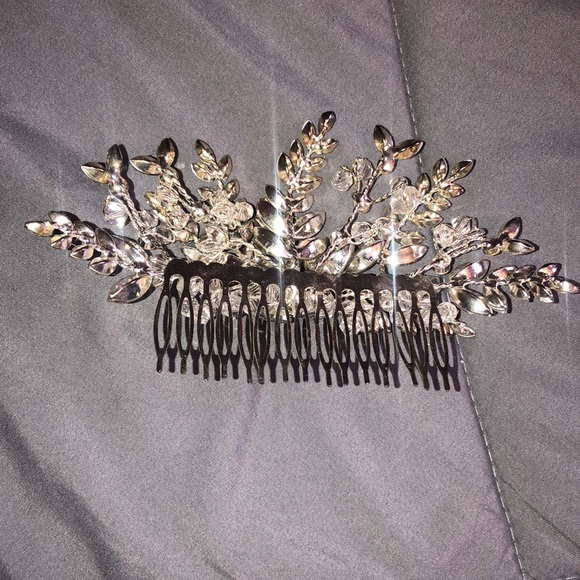 Beautiful headpiece - Picture 4 of 4